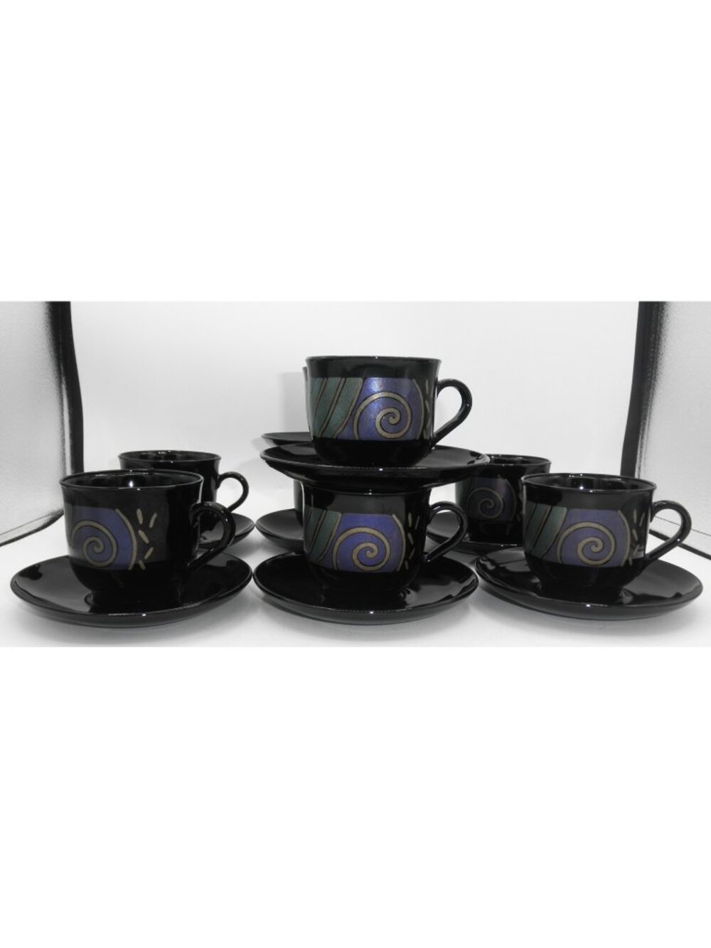 Tampico by Arcoroc Flat Cup and Saucer Set Service for 8 Pattern AOWTAM 16 Piece
